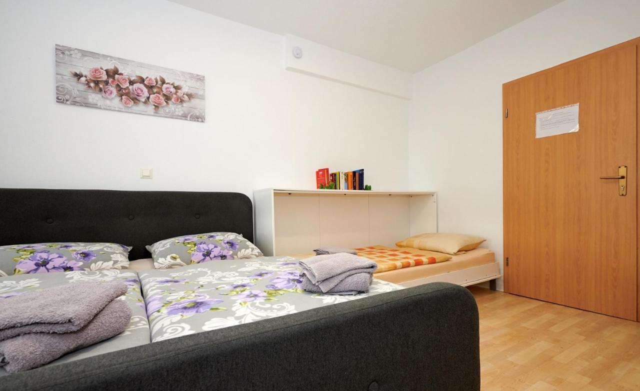 Hotel Hüblers-Schlafquartier à Fürstenwalde Extérieur photo