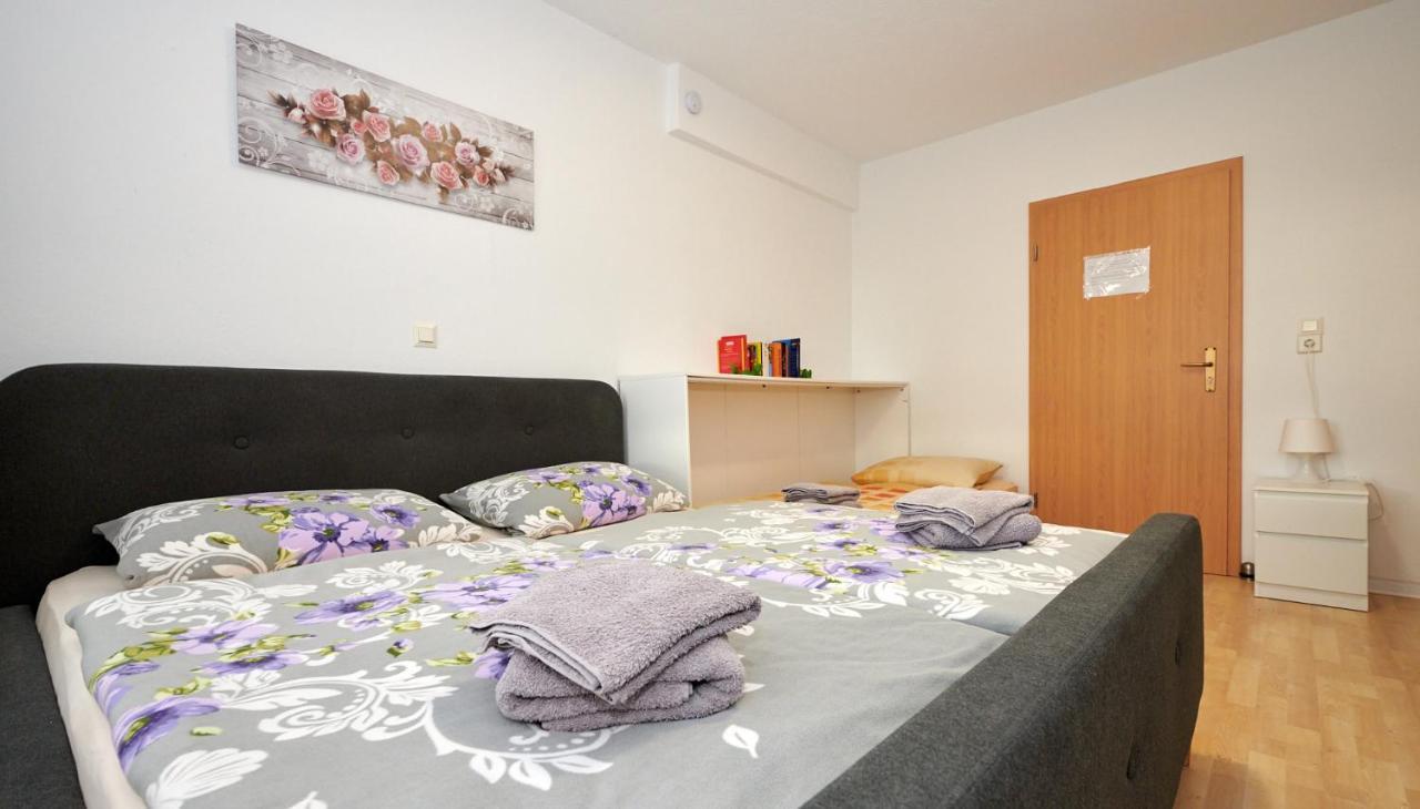 Hotel Hüblers-Schlafquartier à Fürstenwalde Extérieur photo