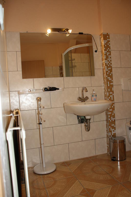 Hotel Hüblers-Schlafquartier à Fürstenwalde Chambre photo