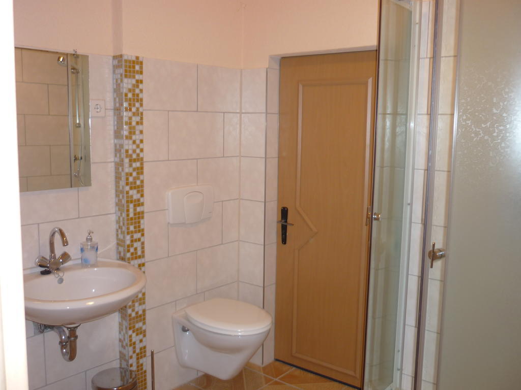 Hotel Hüblers-Schlafquartier à Fürstenwalde Chambre photo