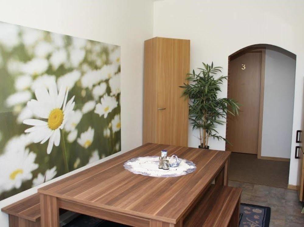 Hotel Hüblers-Schlafquartier à Fürstenwalde Extérieur photo